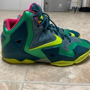 Nike LeBron XI GS